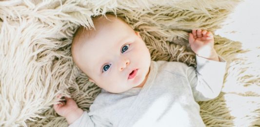 Könsneutrala namn – 264 Unisex-namn att inspireras av! könsneutrala namn