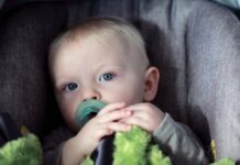 När byter man bilbarnstol? Från babyskydd till bälteskudde! när byter man bilbarnstol