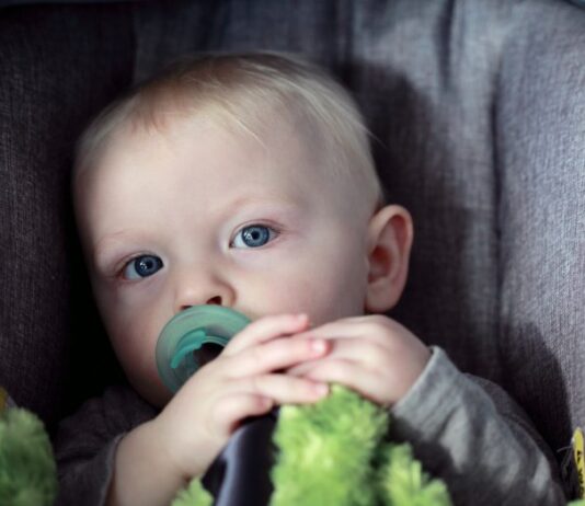 När byter man bilbarnstol? Från babyskydd till bälteskudde! när byter man bilbarnstol