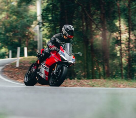 Vad är snabbast, bil eller motorcykel? Det enkla svaret! vad är snabbast bil eller motorcykel