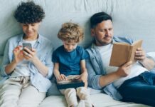 Att vara en förebild i en digital värld förebild för barnen skärmtid