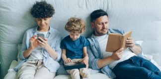 Att vara en förebild i en digital värld förebild för barnen skärmtid