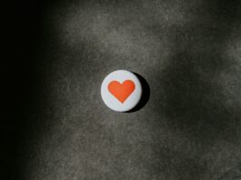 Så gör du hemmet hjärtsäkert som småbarnspappa hjärtstartare i hemmet