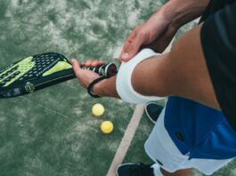 PadelSpecialist har padelutrustning till både dig och barnen! padel racket man padelbana