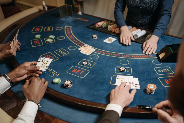 pokerbord många spelare